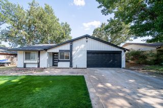 2912 White Oak Lane, Bedford, TX 76021