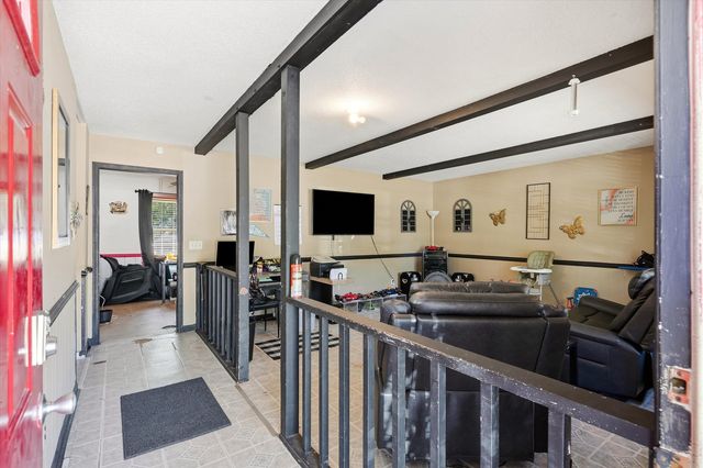 5891 N Rhett Avenue, Hanahan, SC 29410