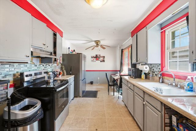 5891 N Rhett Avenue, Hanahan, SC 29410