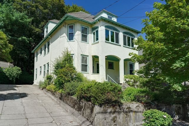 79 Bartlett Ave 79, Arlington, MA 02476