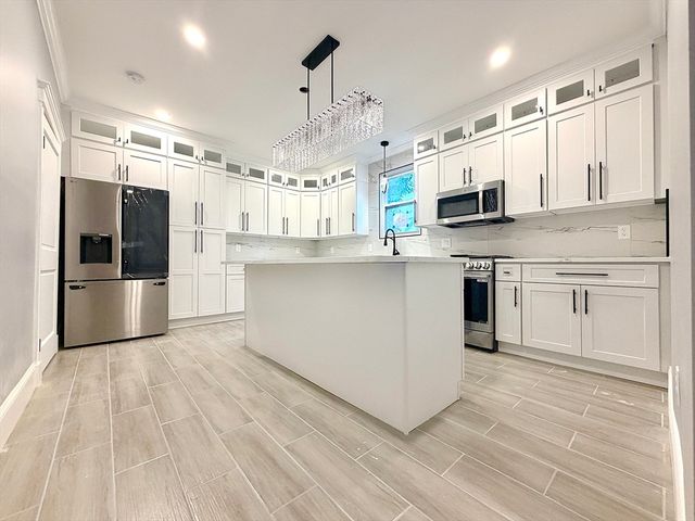 79 Bartlett Ave 79, Arlington, MA 02476