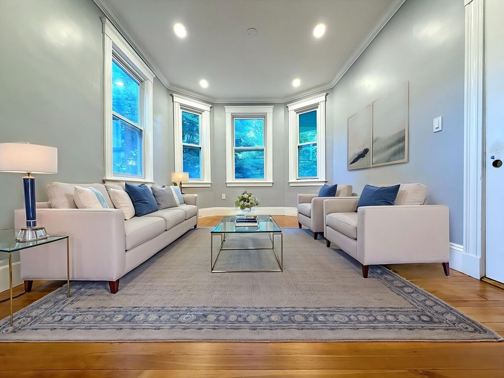 79 Bartlett Ave 79, Arlington, MA 02476