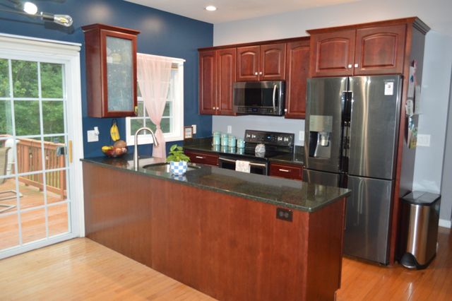 25 Oakes Cir 25, Millbury, MA 01527