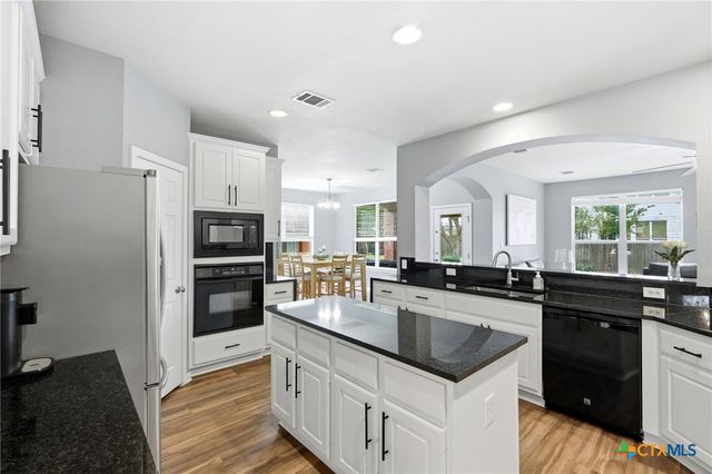 2701 Michelle Lynne Cove, Round Rock, TX 78681