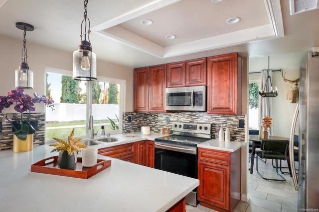 1401 Corte Rapallo, Escondido, CA 92026