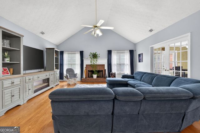 196 Ashley Drive, Mcdonough, GA 30252