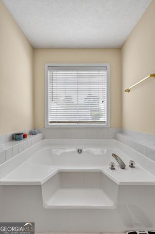 196 Ashley Drive, Mcdonough, GA 30252