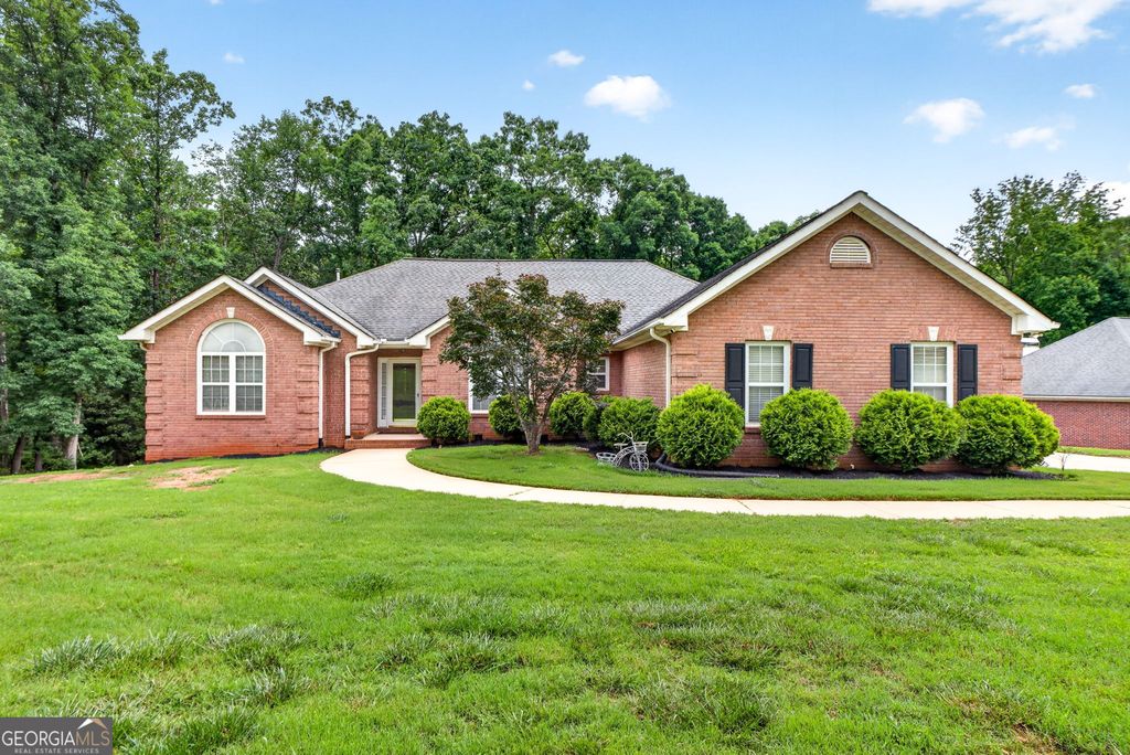 196 Ashley Drive, Mcdonough, GA 30252