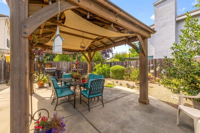 8225 Burloak Way, Elk Grove, CA 95758
