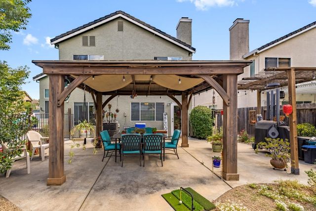 8225 Burloak Way, Elk Grove, CA 95758