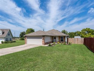 1462 Crestview Avenue, Decatur, AR 72722