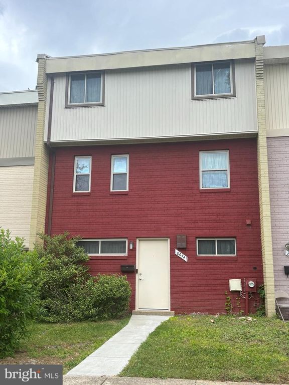 8654 BRAE BROOKE DR, Lanham, MD 20706