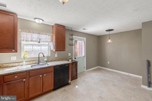 301 BUCKINGHAM DR, Stephens City, VA 22655