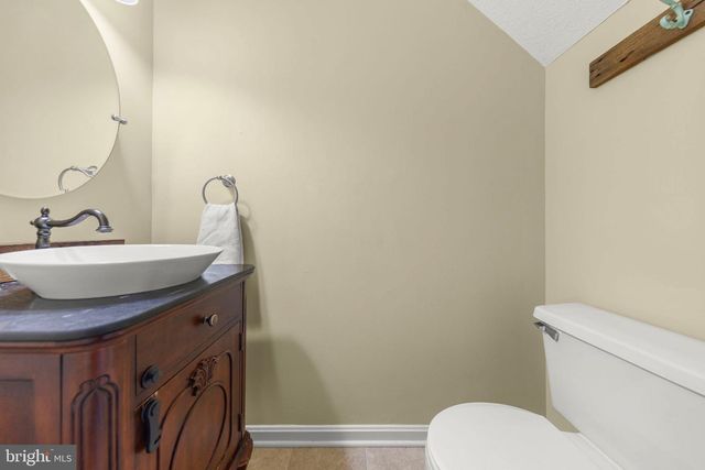 301 BUCKINGHAM DR, Stephens City, VA 22655