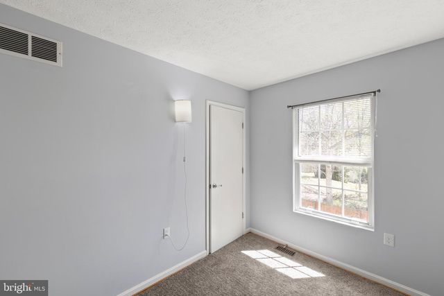 301 BUCKINGHAM DR, Stephens City, VA 22655