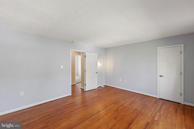 301 BUCKINGHAM DR, Stephens City, VA 22655