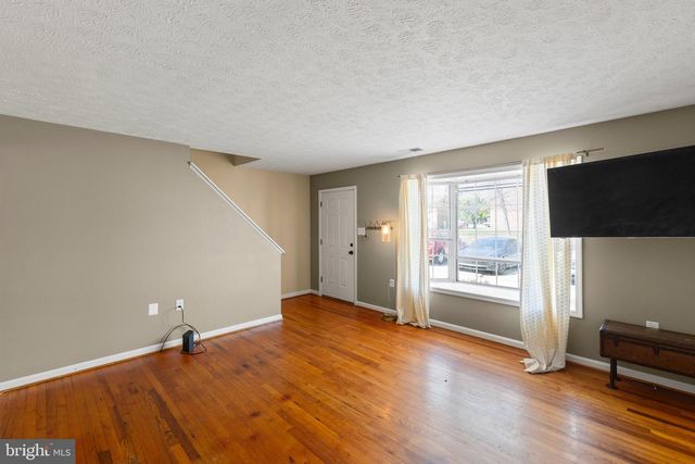 301 BUCKINGHAM DR, Stephens City, VA 22655