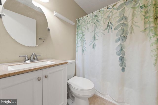 301 BUCKINGHAM DR, Stephens City, VA 22655