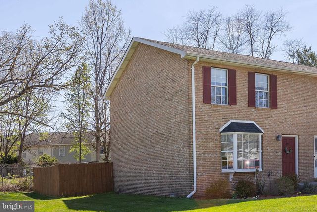 301 BUCKINGHAM DR, Stephens City, VA 22655