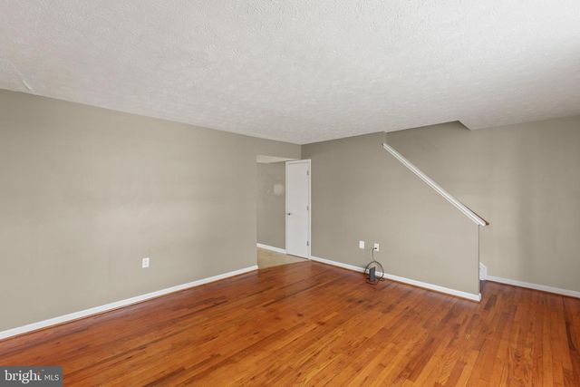 301 BUCKINGHAM DR, Stephens City, VA 22655