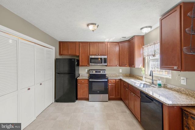301 BUCKINGHAM DR, Stephens City, VA 22655