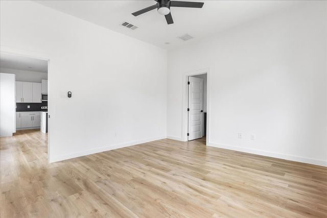 5223 Colonial Avenue, Dallas, TX 75215