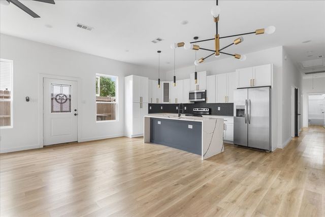 5223 Colonial Avenue, Dallas, TX 75215