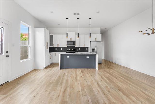 5223 Colonial Avenue, Dallas, TX 75215