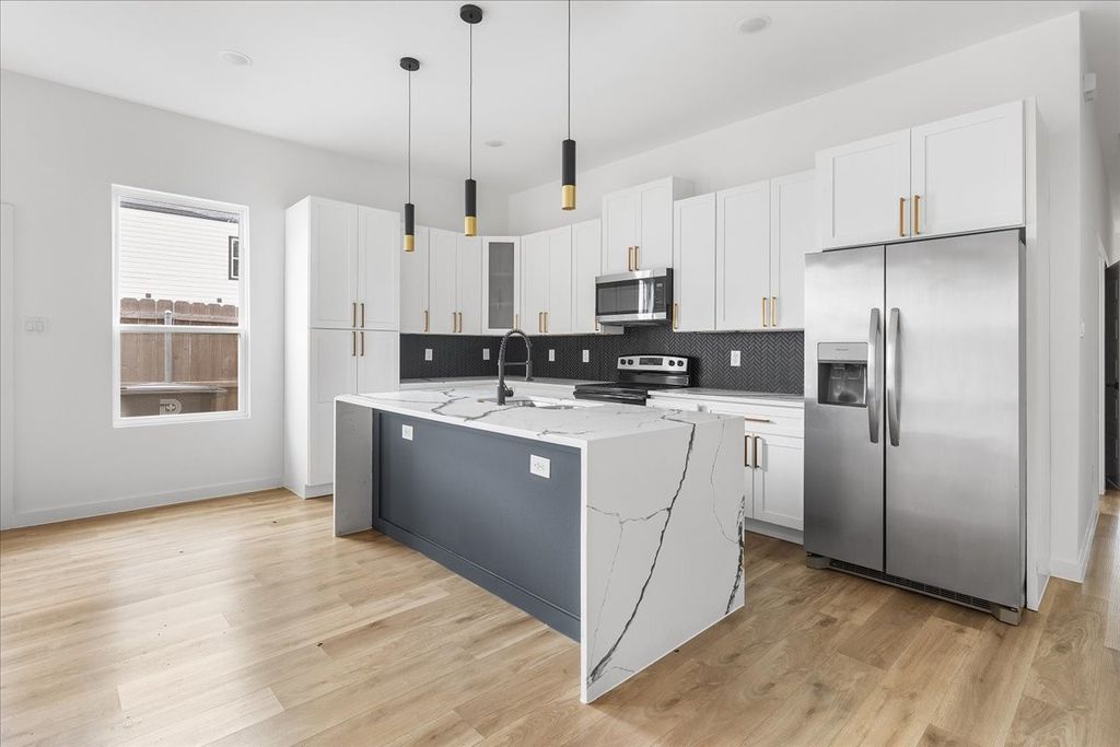 5223 Colonial Avenue, Dallas, TX 75215