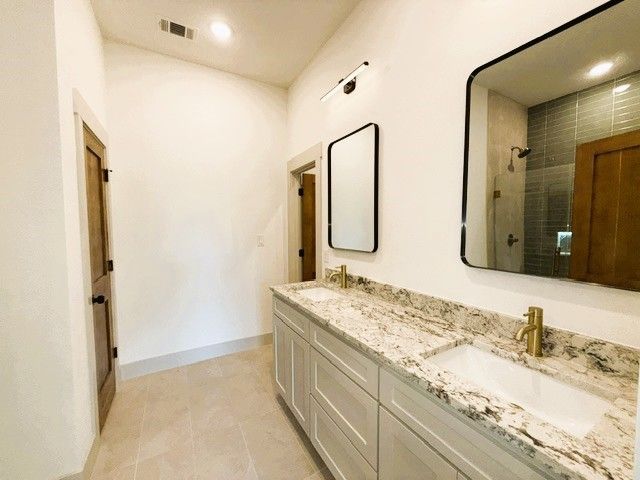 5208 Helmick, Fort Worth, TX 76105