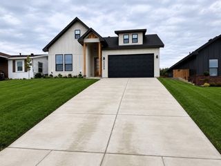 5208 Helmick, Fort Worth, TX 76105