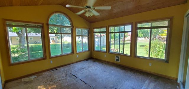 2420 W Country Club Drive S, Fargo, ND 58103