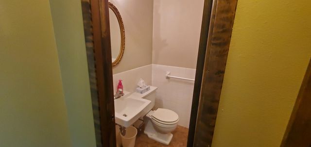 2420 W Country Club Drive S, Fargo, ND 58103