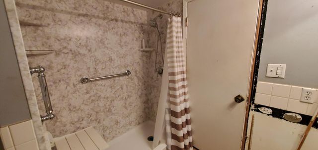2420 W Country Club Drive S, Fargo, ND 58103