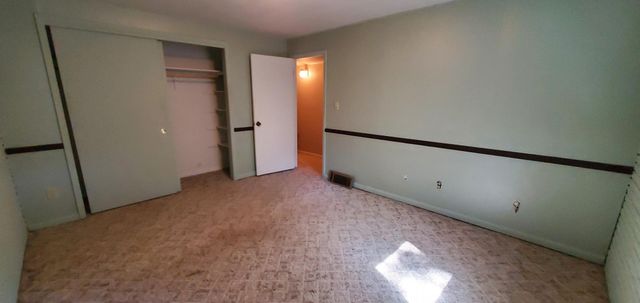 2420 W Country Club Drive S, Fargo, ND 58103