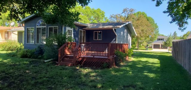2420 W Country Club Drive S, Fargo, ND 58103