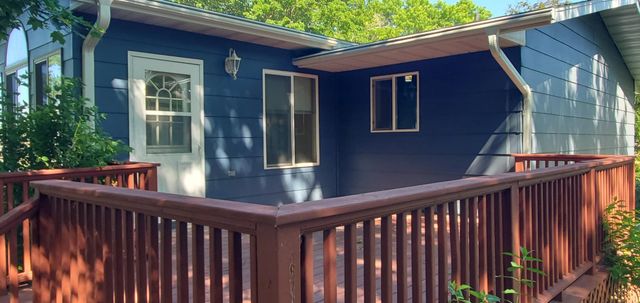 2420 W Country Club Drive S, Fargo, ND 58103