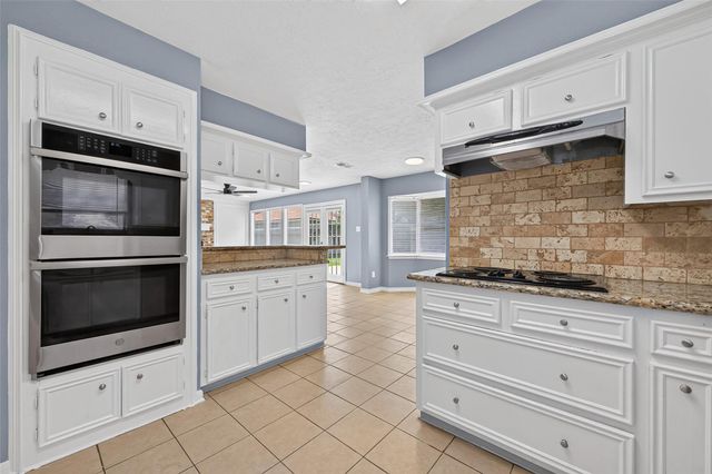 6715 Greenvale Lane, Houston, TX 77066