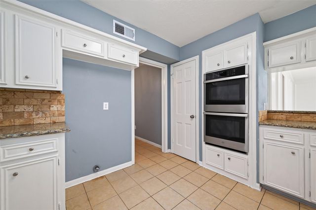 6715 Greenvale Lane, Houston, TX 77066
