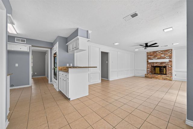 6715 Greenvale Lane, Houston, TX 77066