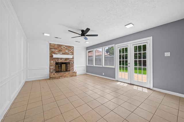 6715 Greenvale Lane, Houston, TX 77066