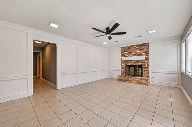 6715 Greenvale Lane, Houston, TX 77066
