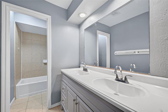 6715 Greenvale Lane, Houston, TX 77066