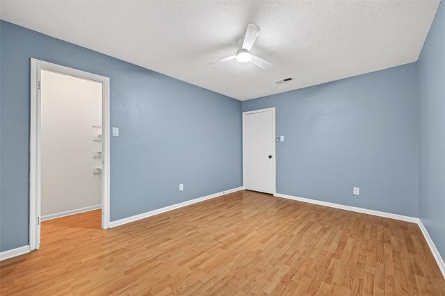 6715 Greenvale Lane, Houston, TX 77066