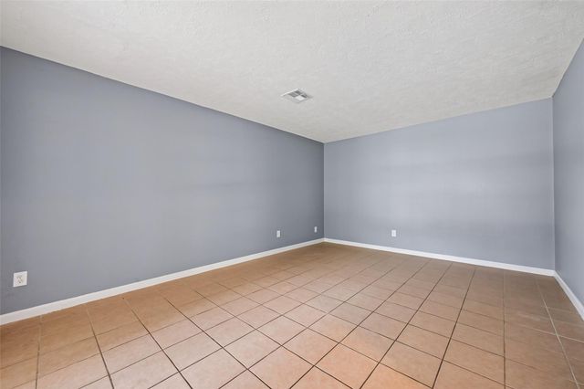 6715 Greenvale Lane, Houston, TX 77066