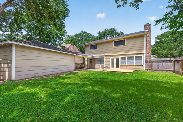 6715 Greenvale Lane, Houston, TX 77066