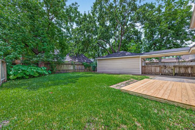 6715 Greenvale Lane, Houston, TX 77066
