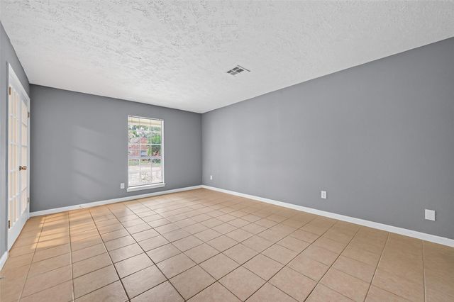 6715 Greenvale Lane, Houston, TX 77066
