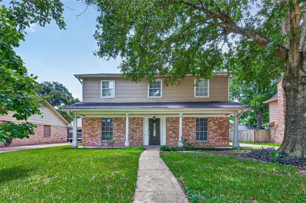 6715 Greenvale Lane, Houston, TX 77066