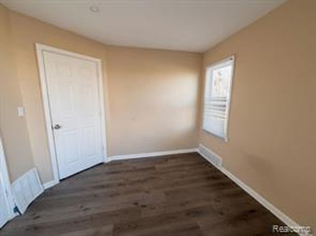 14248 Stansbury Street, Detroit, MI 48227
